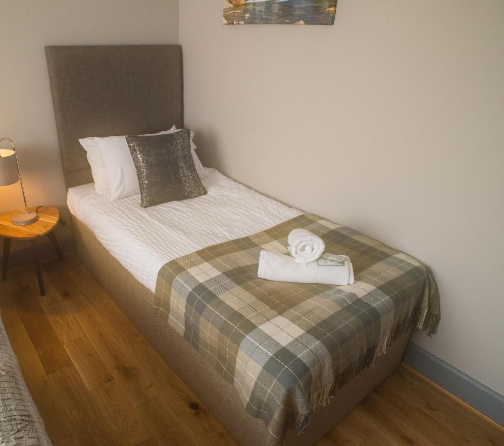 Luxury Super Central Cottage With A Hot Tub/ Gym Portree Eksteriør billede